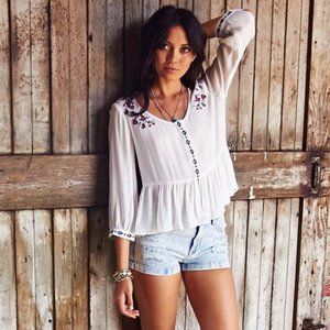 KENDALL & KYLIE White Embroidered Top